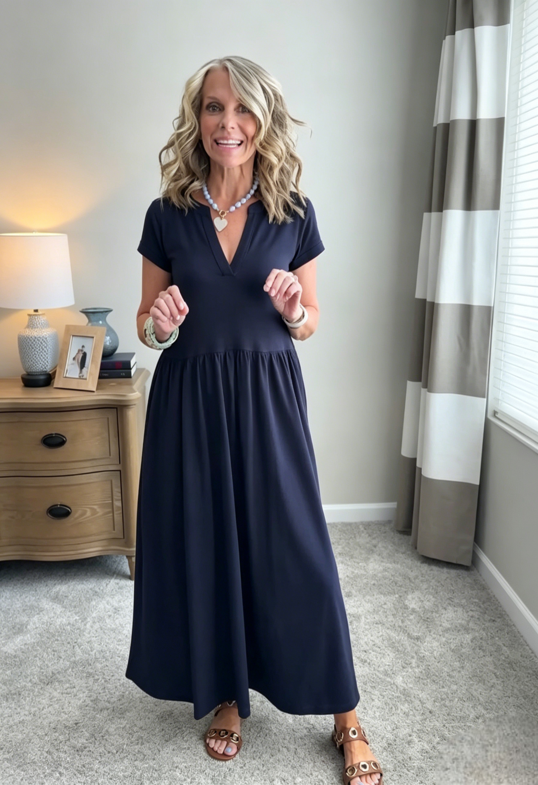🔥𝐂𝐋𝐄𝐀𝐑𝐀𝐍𝐂𝐄 𝐃𝐈𝐒𝐂𝐎𝐔𝐍𝐓 𝟓𝟒% 𝐎𝐅𝐅🔥-90% Pure Cotton Maxi V-neck Dress