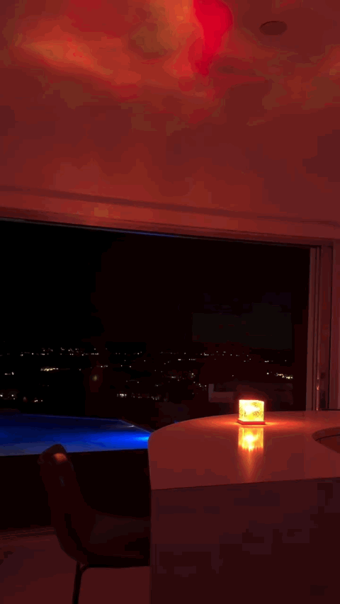 Moving ocean wave lighting effect