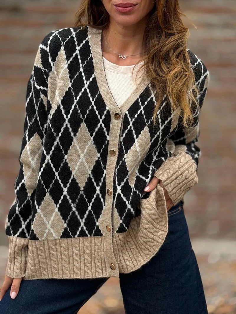 FALL NEW SALE | UP TO 55% OFF🔥 Classic Argyle Pattern V-Neck Knit Cardigan