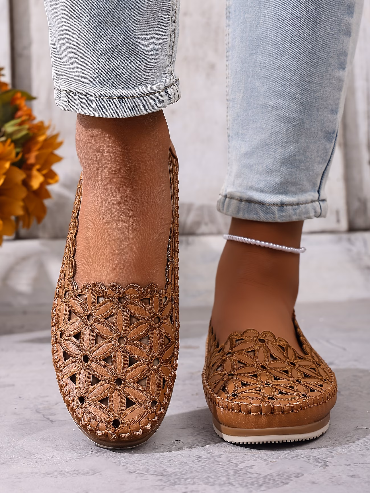 plus size hollow out design lightweight two   sole womens flat shoes women shoes Product details 3