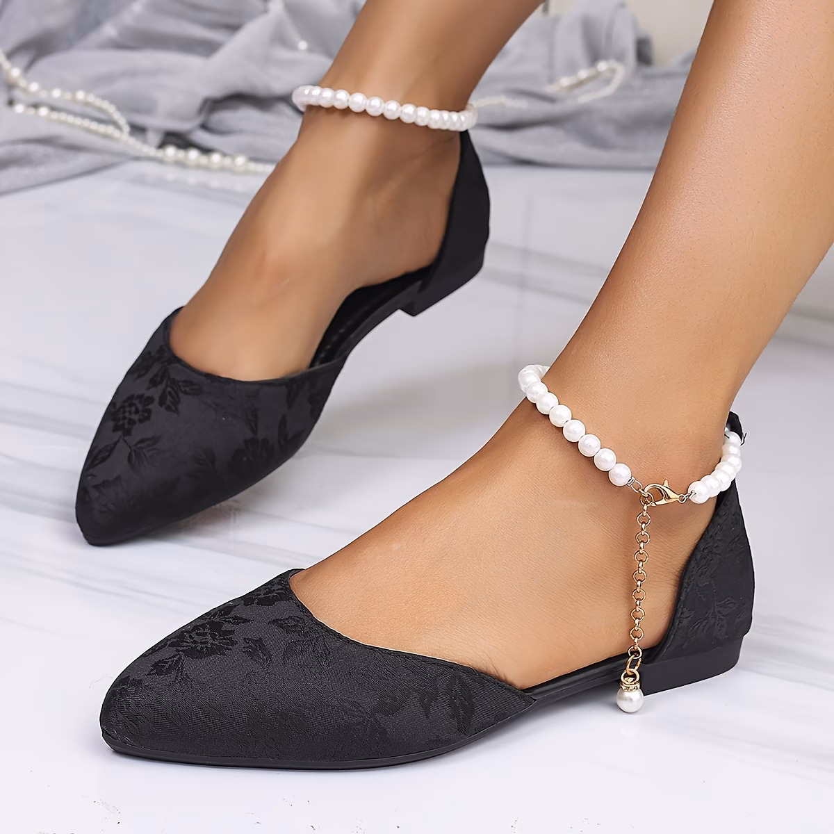 2026 new gentle style jacquard side hollow sandals womens retro   pearl chain soft sole flat shoes suitable for weddings shopping and outdoor wear women shoes Product details 5