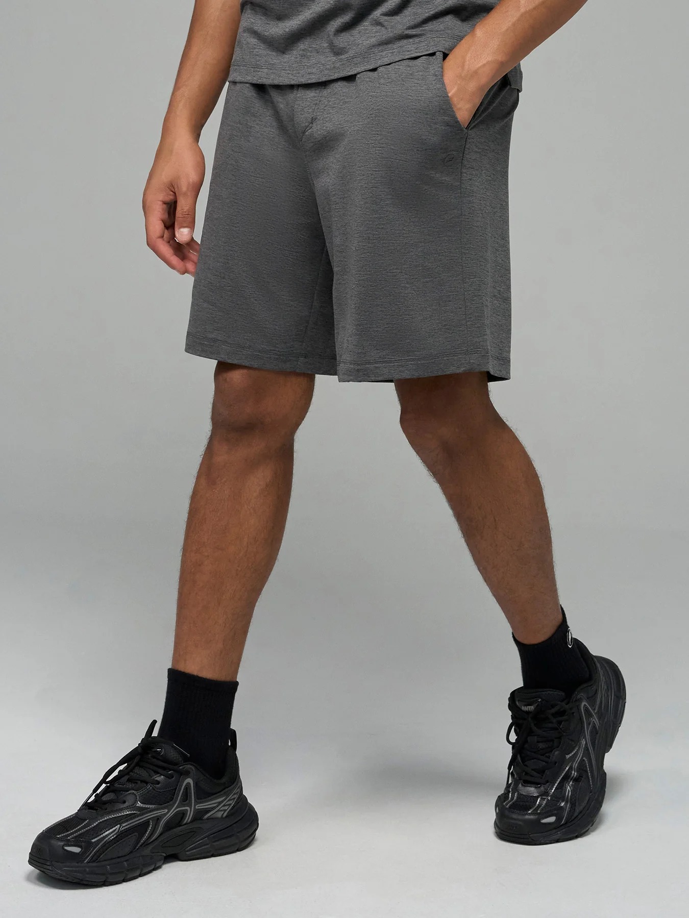 Casual Shorts 8"