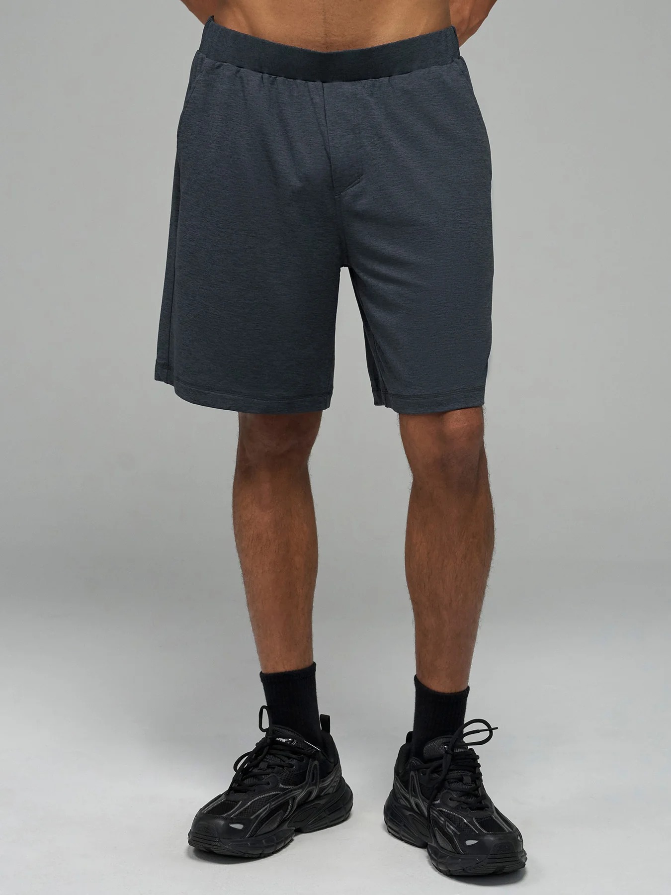 Casual Shorts 8"
