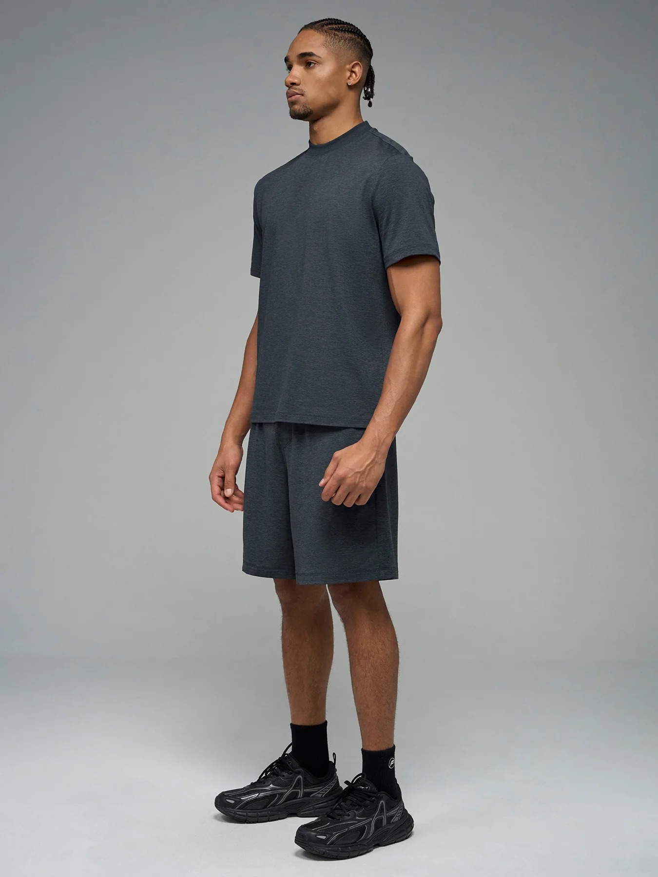 Casual Shorts 8"
