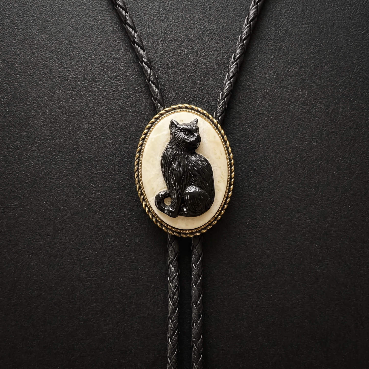curiocraft-vintage-victorian-black-cat-cameo-oval-western-bolo-tie-ornament-slide-front-view