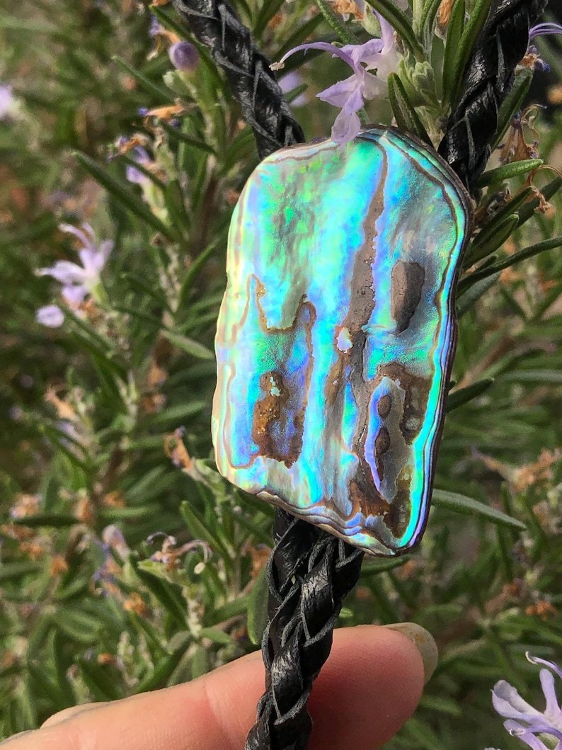 Abalone Shell Bolo Tie — Genuine New Zealand Paua Shell-MesaThread