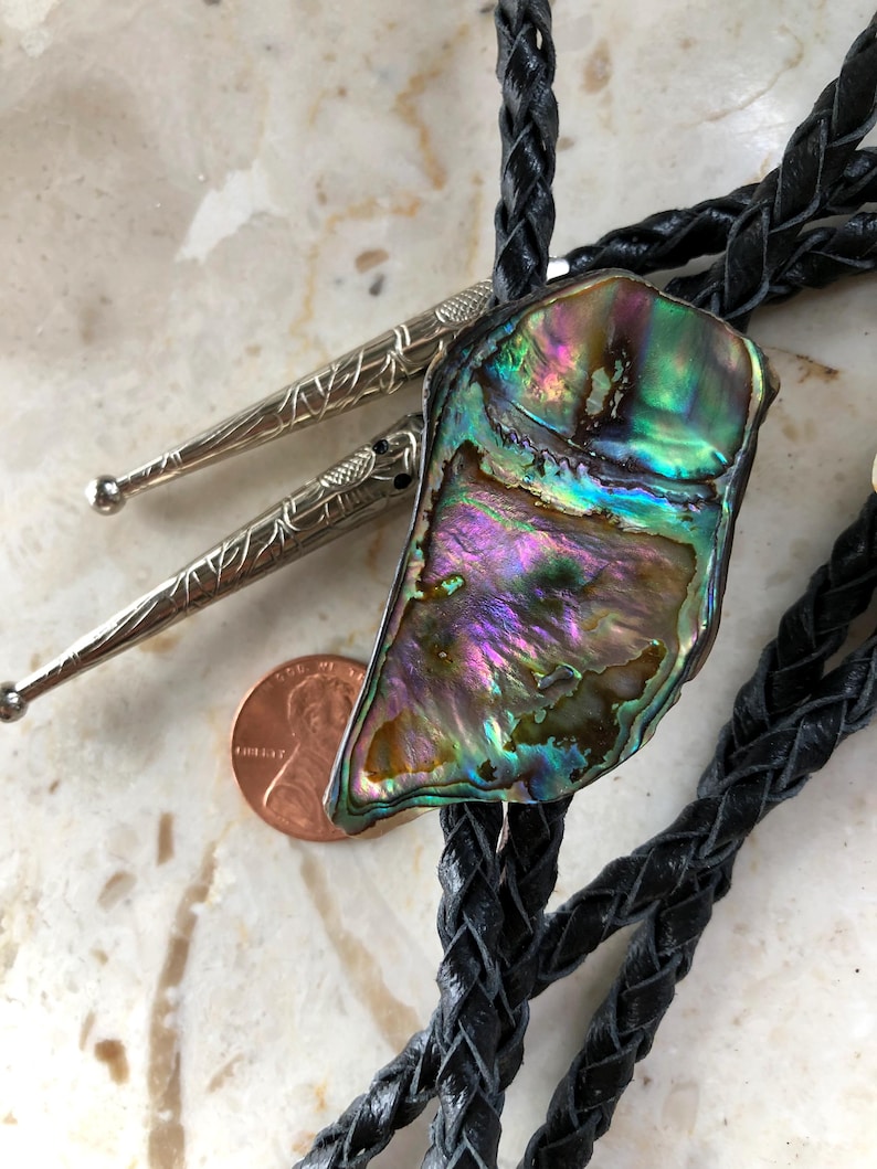 Abalone Shell Bolo Tie — Genuine New Zealand Paua Shell-MesaThread