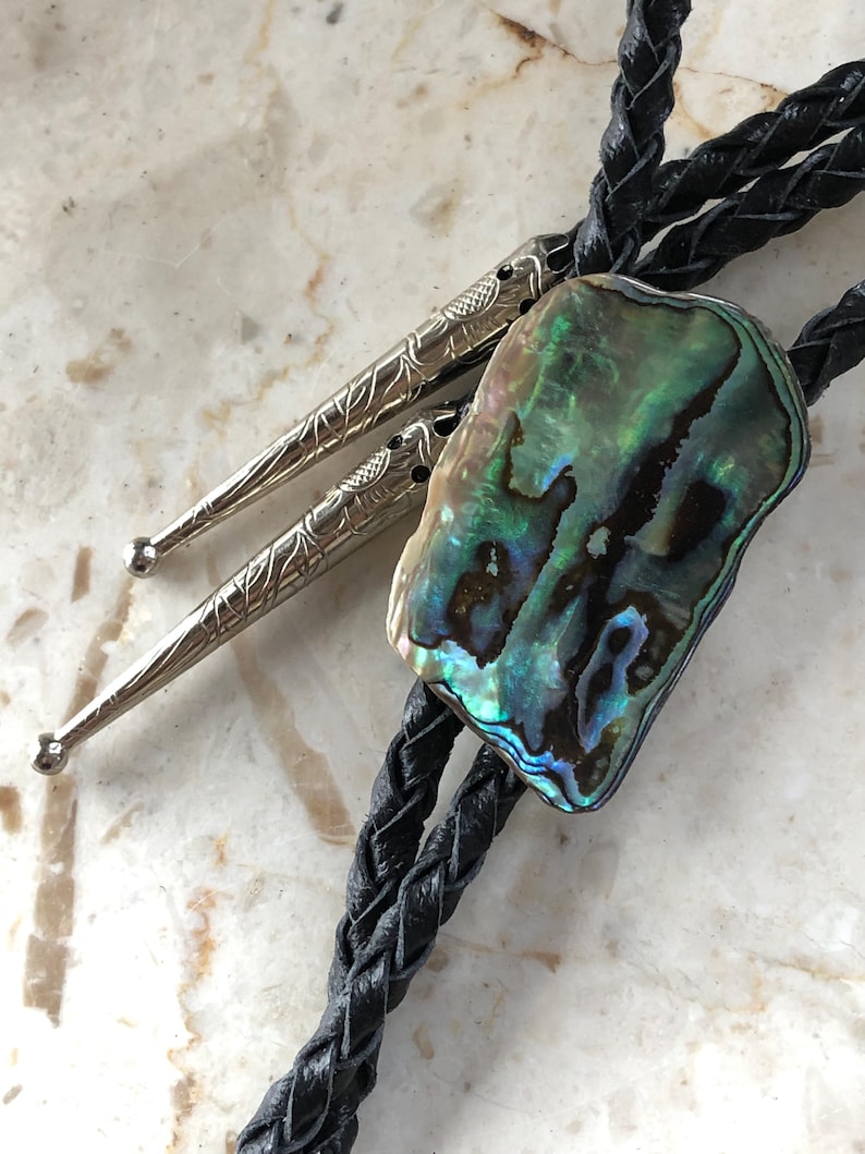 Abalone Shell Bolo Tie — Genuine New Zealand Paua Shell-MesaThread