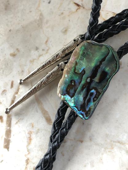 Abalone Shell Bolo Tie — Genuine New Zealand Paua Shell-MesaThread