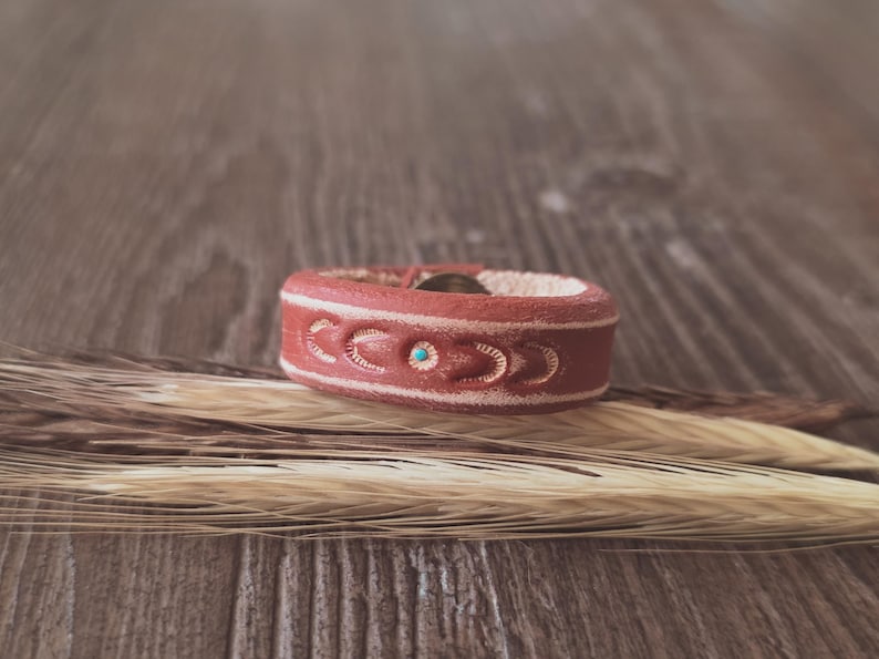 Tooled Leather Wild Rag Slide: Handmade Scarf & Bandana Keeper-MesaThread