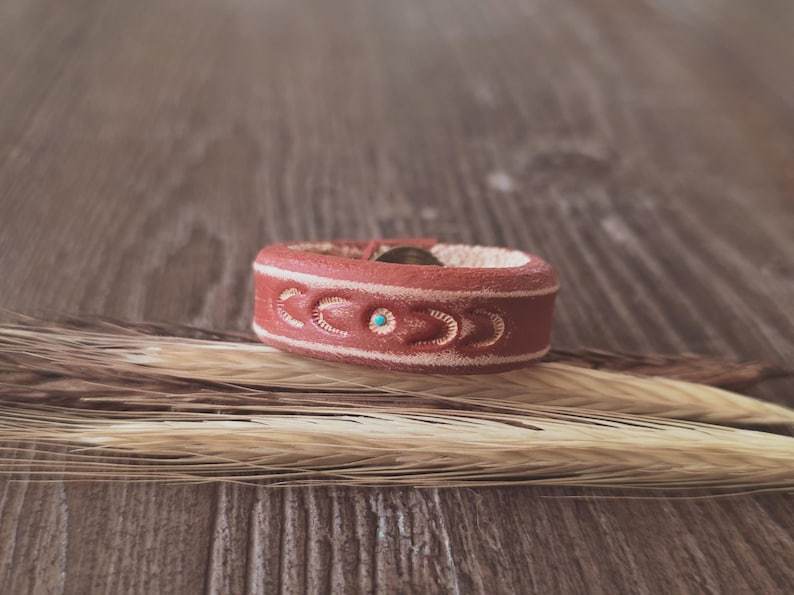 Tooled Leather Wild Rag Slide: Handmade Scarf & Bandana Keeper-MesaThread