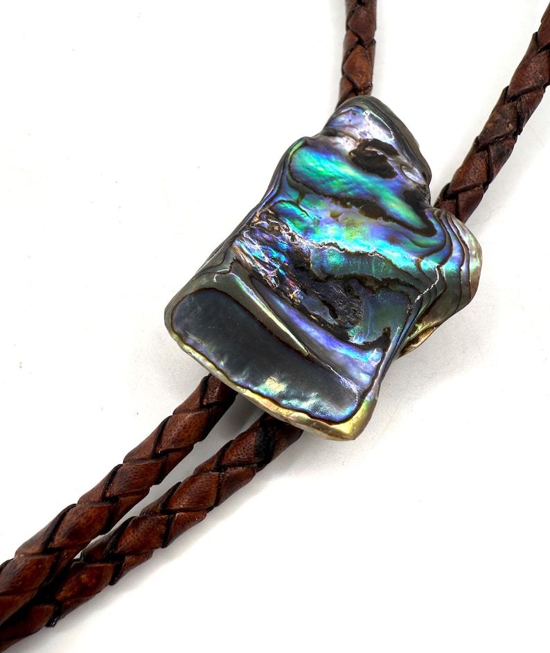 Abalone Shell Bolo Tie — Genuine New Zealand Paua Shell-MesaThread