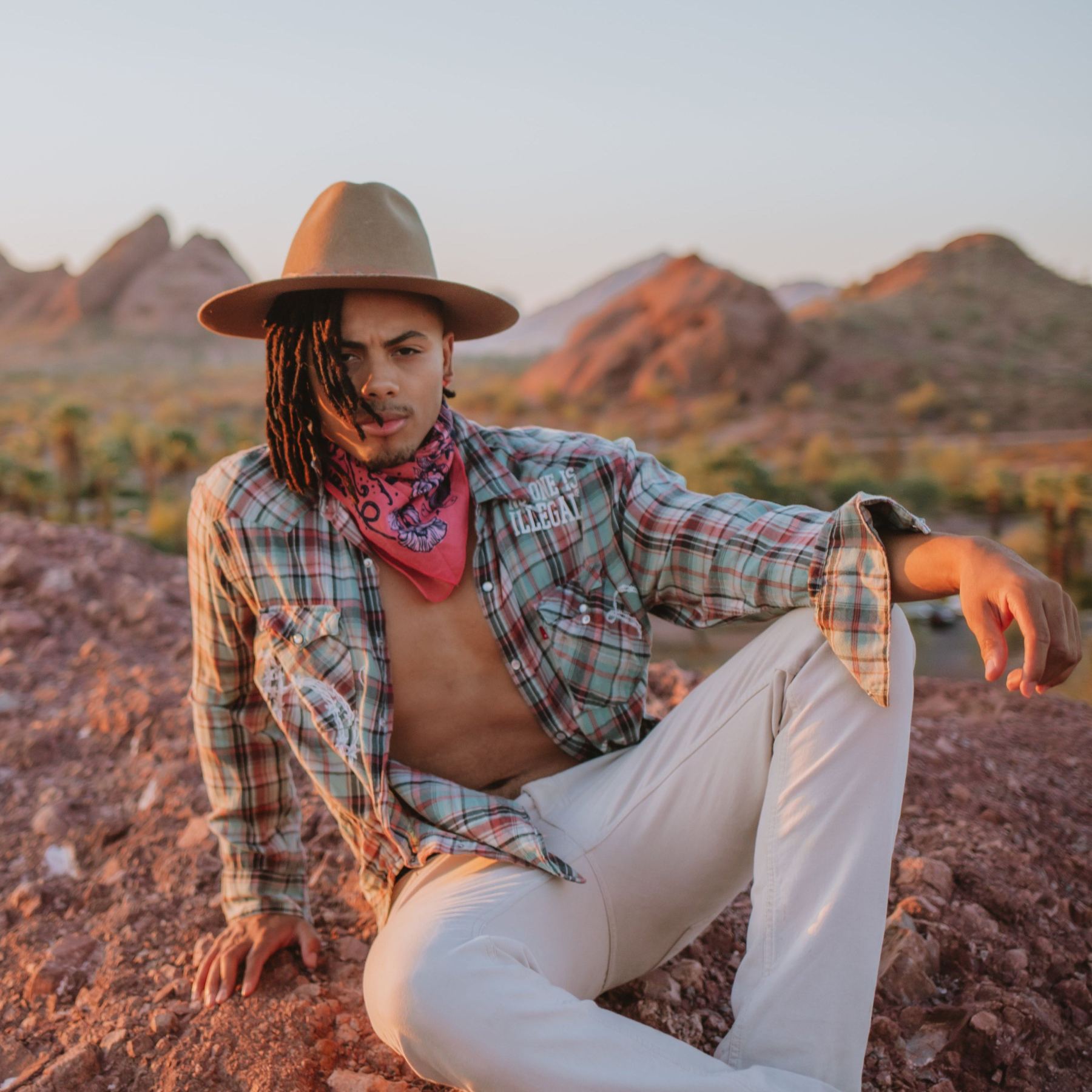 The "Rattle & Hiss" Series Bandana，Coral 