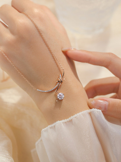 Bold&Chice Bow Knot Moissanite Necklace, 1CT Lab Created Moissanite Pendant, Rose Gold Plated Curved Bar Necklace for Women