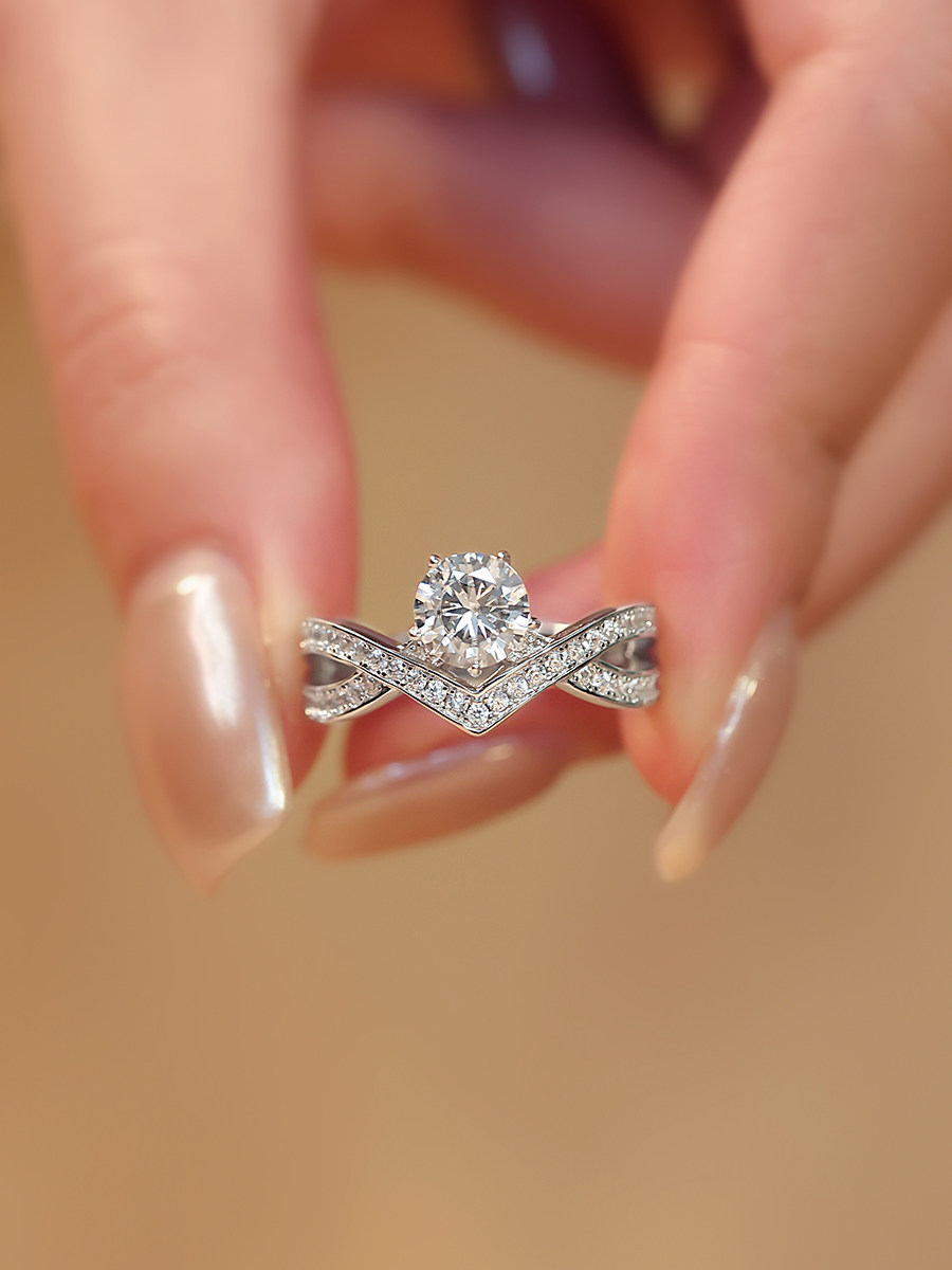 Bold&Chice Love Wings Moissanite Ring, 1CT Lab Created Engagement Ring, Criss Cross Pave Promise Ring for Women