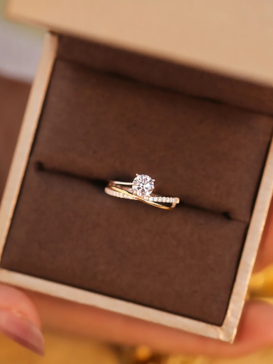 Bold&Chice Starry Sky Moissanite Ring, 0.5/1/3CT Lab Created Engagement Ring, Twisted Shank Promise Ring for Women