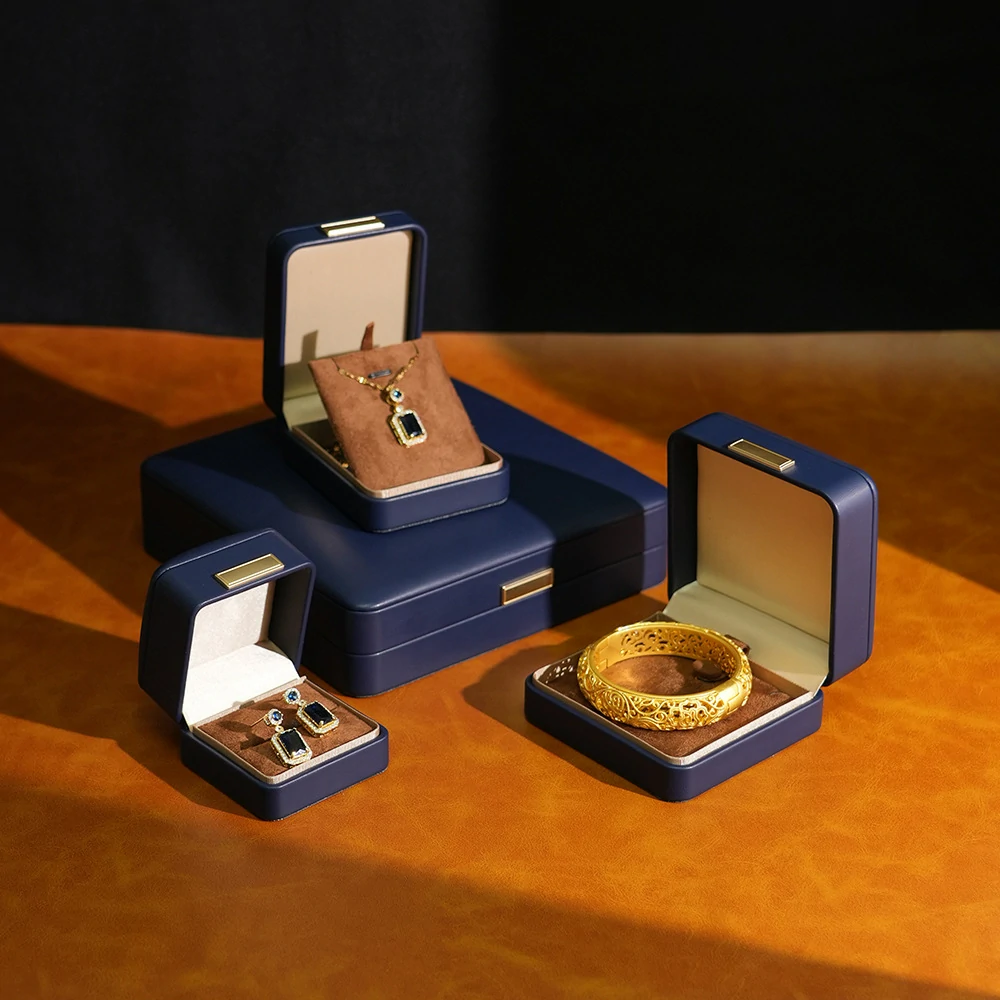 Bold&Chic Premium PU Leather Jewelry Box, Gift Storage Case for Pendants, Bracelets, Rings, Business Jewelry Organizer (Jewelry Not Included), Free Gift Included