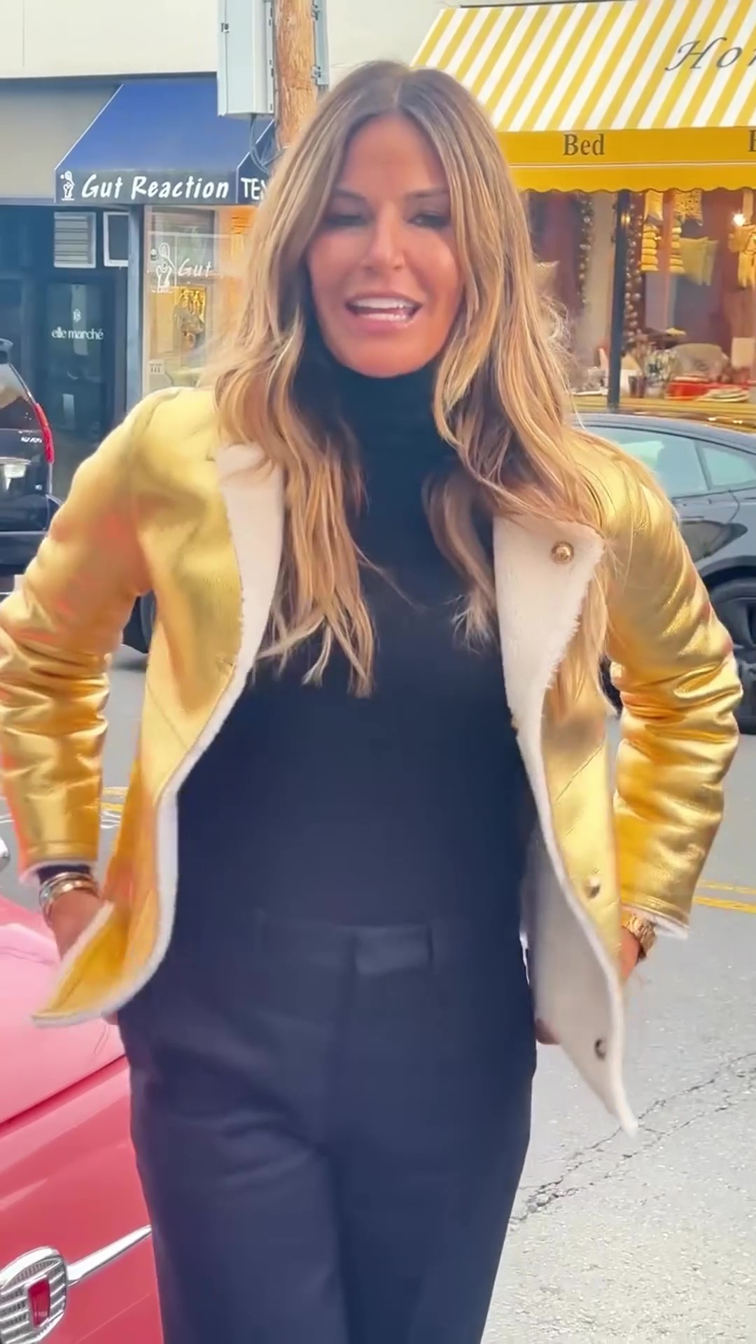 Designer Goldpelz-Kurzmantel