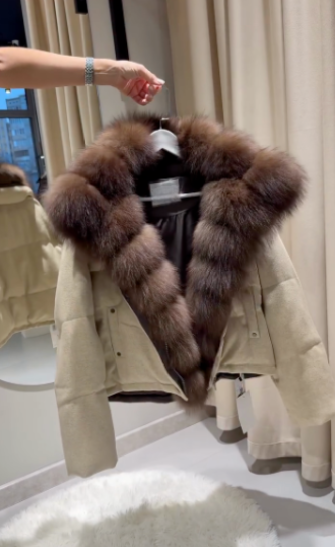 Neutral-colored practical coat