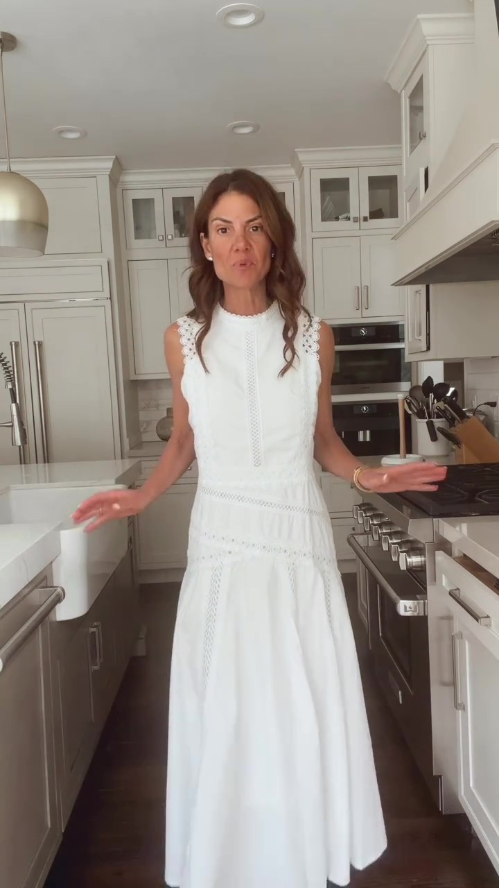 Chic Sleeveless Lace Detail Midi Dress for Effortless Elegance