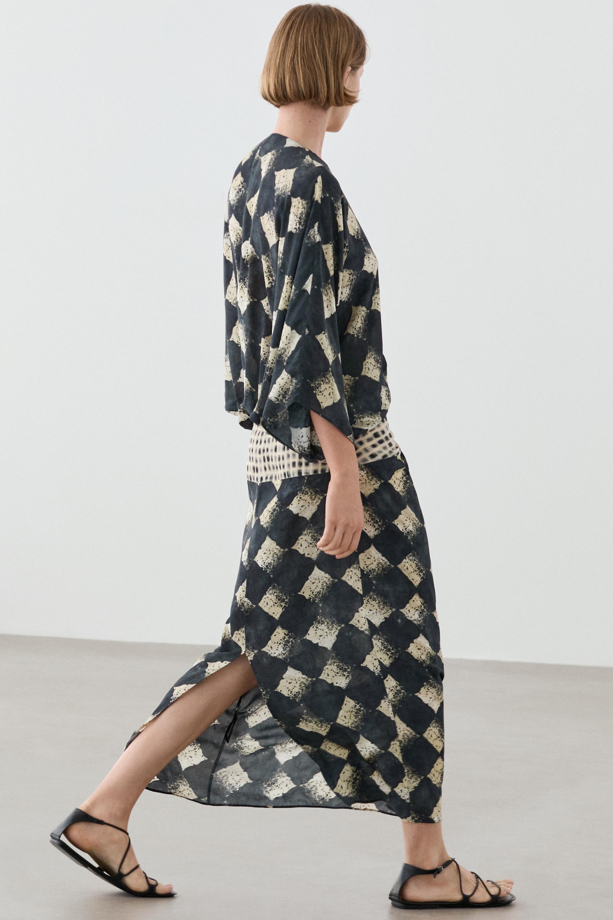 Black Geometric Print V-Neck Belted Kaftan Dress