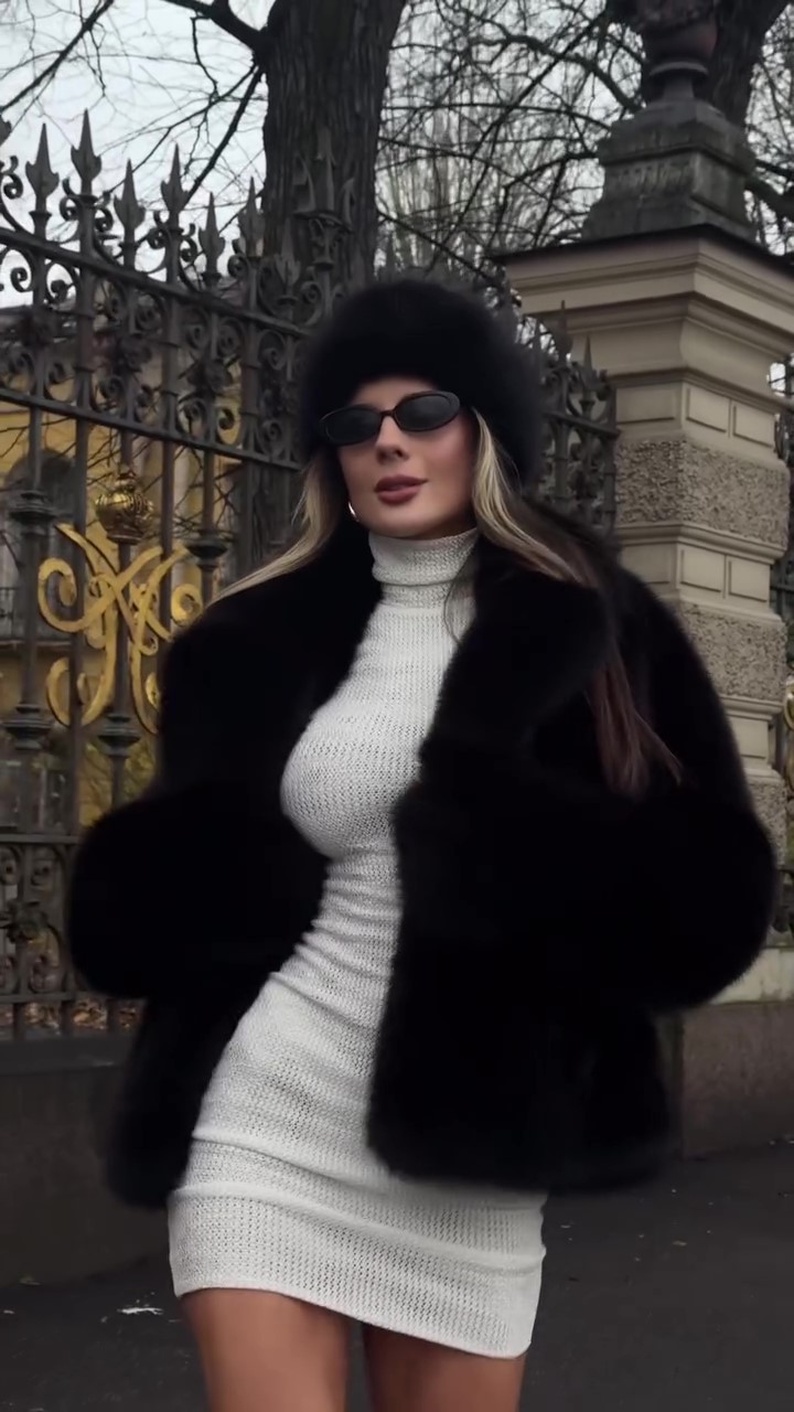 Thick fur oversized short coat