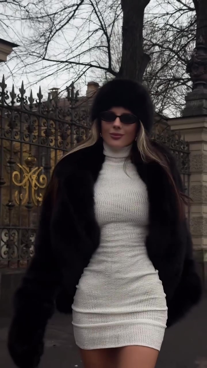 Thick fur oversized short coat