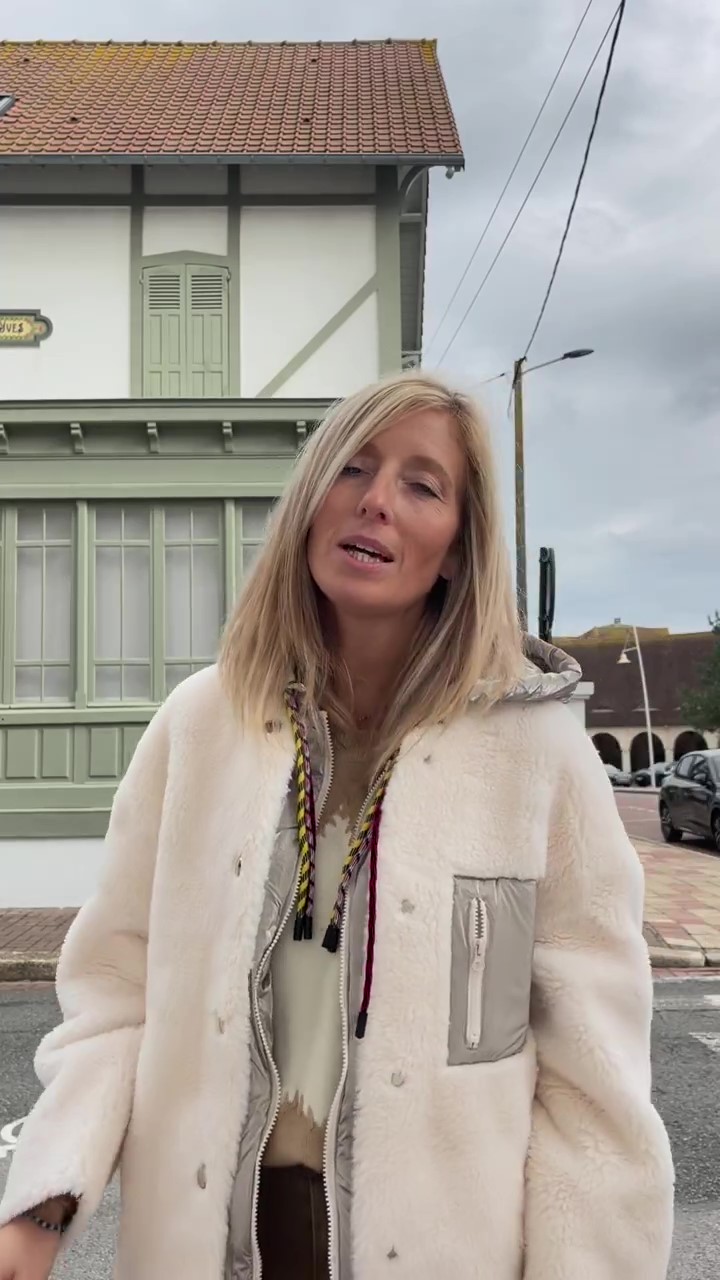 Apricot fake two piece coat