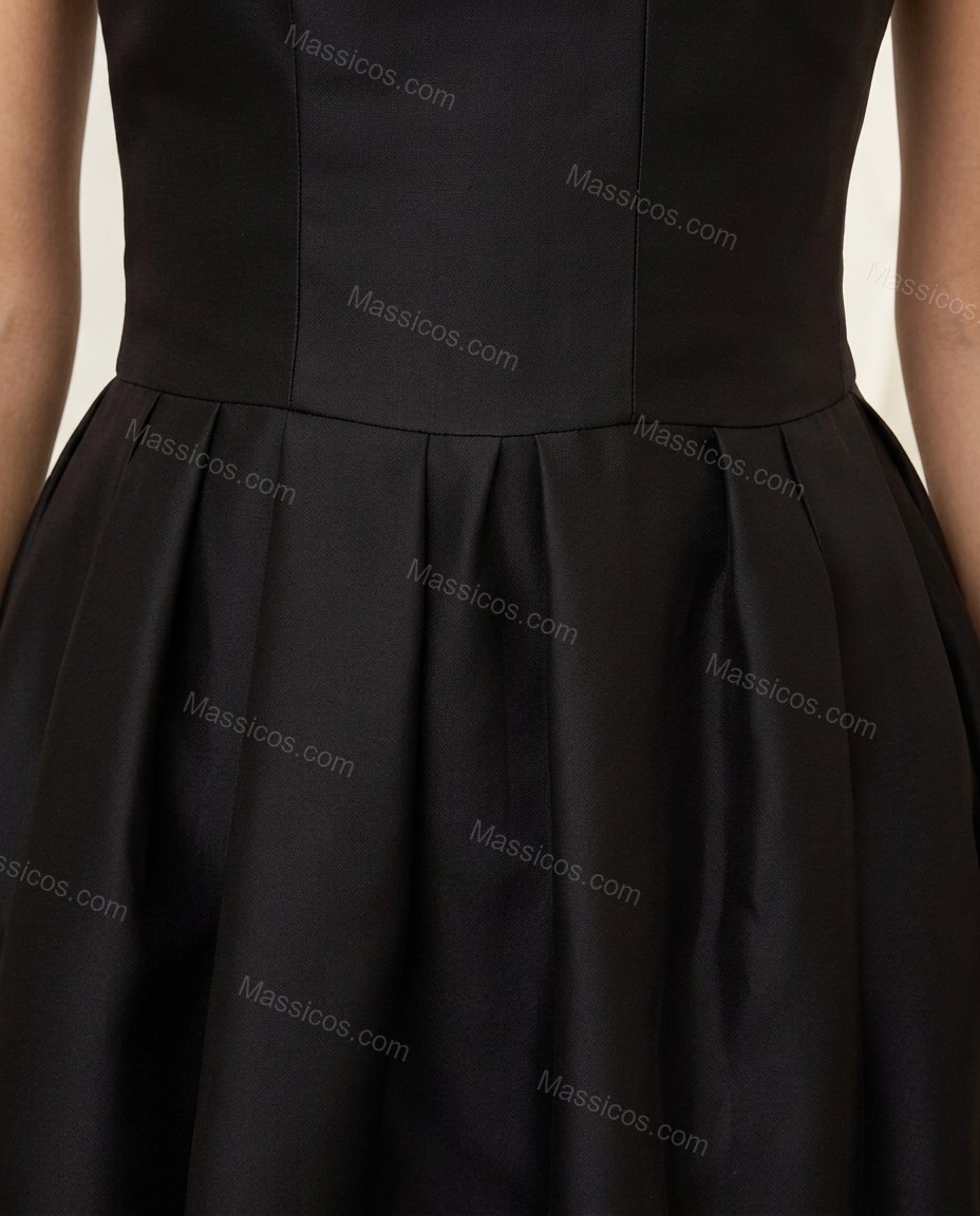 Black Sleek Pleated Midi Dress by Massicos