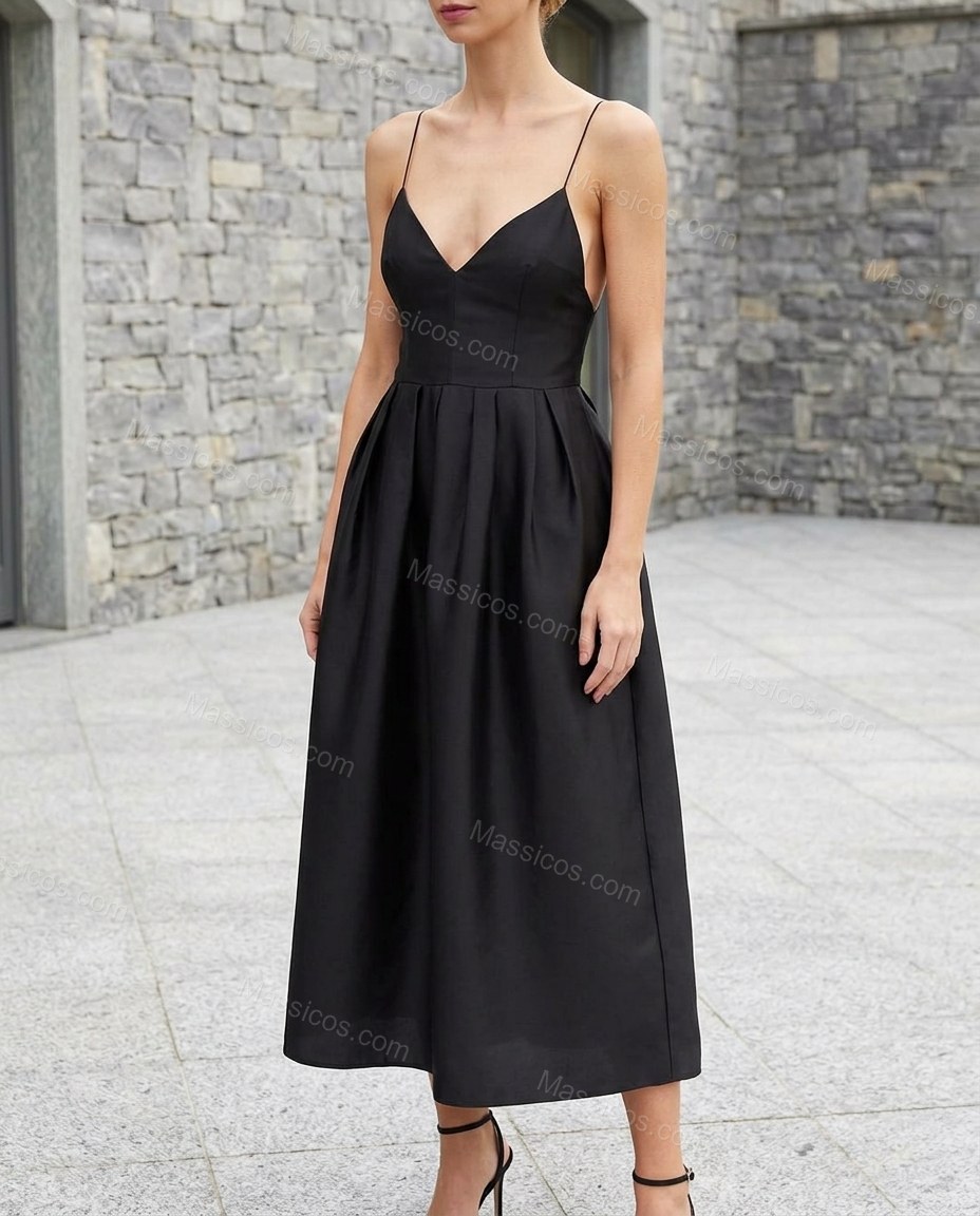 Black Sleek Pleated Midi Dress by Massicos