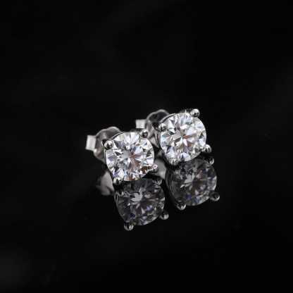 🔥2026 Hot Sale 70% OFF!🔥Classic 4-Prong Moissanite Earrings