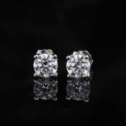 🔥2026 Hot Sale 70% OFF!🔥Classic 4-Prong Moissanite Earrings