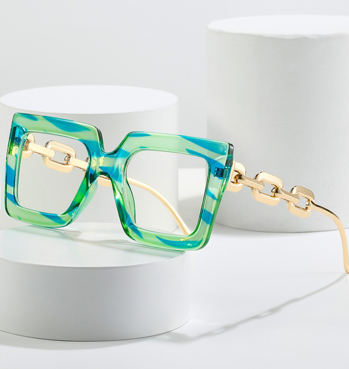 Fashion & Trendy Accessories