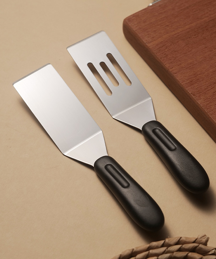 Japońska szpatułka do smażenia ze stali nierdzewnej