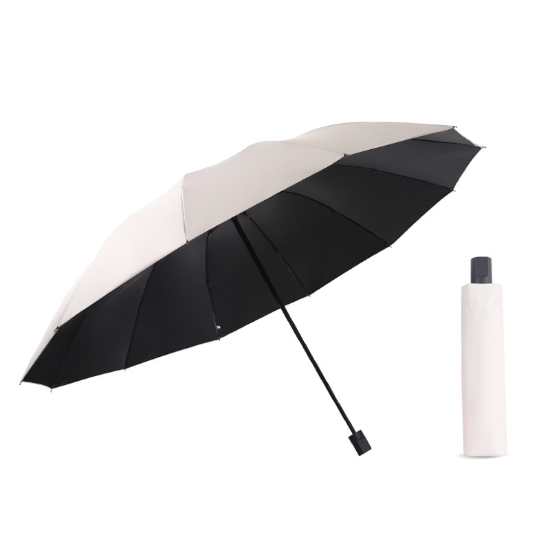 Faltbarer Regenschirm, der starkem Regen standhält