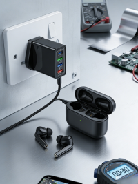 【Növelje a telefon akkumulátorának élettartamát】 Négyportos utazótöltő