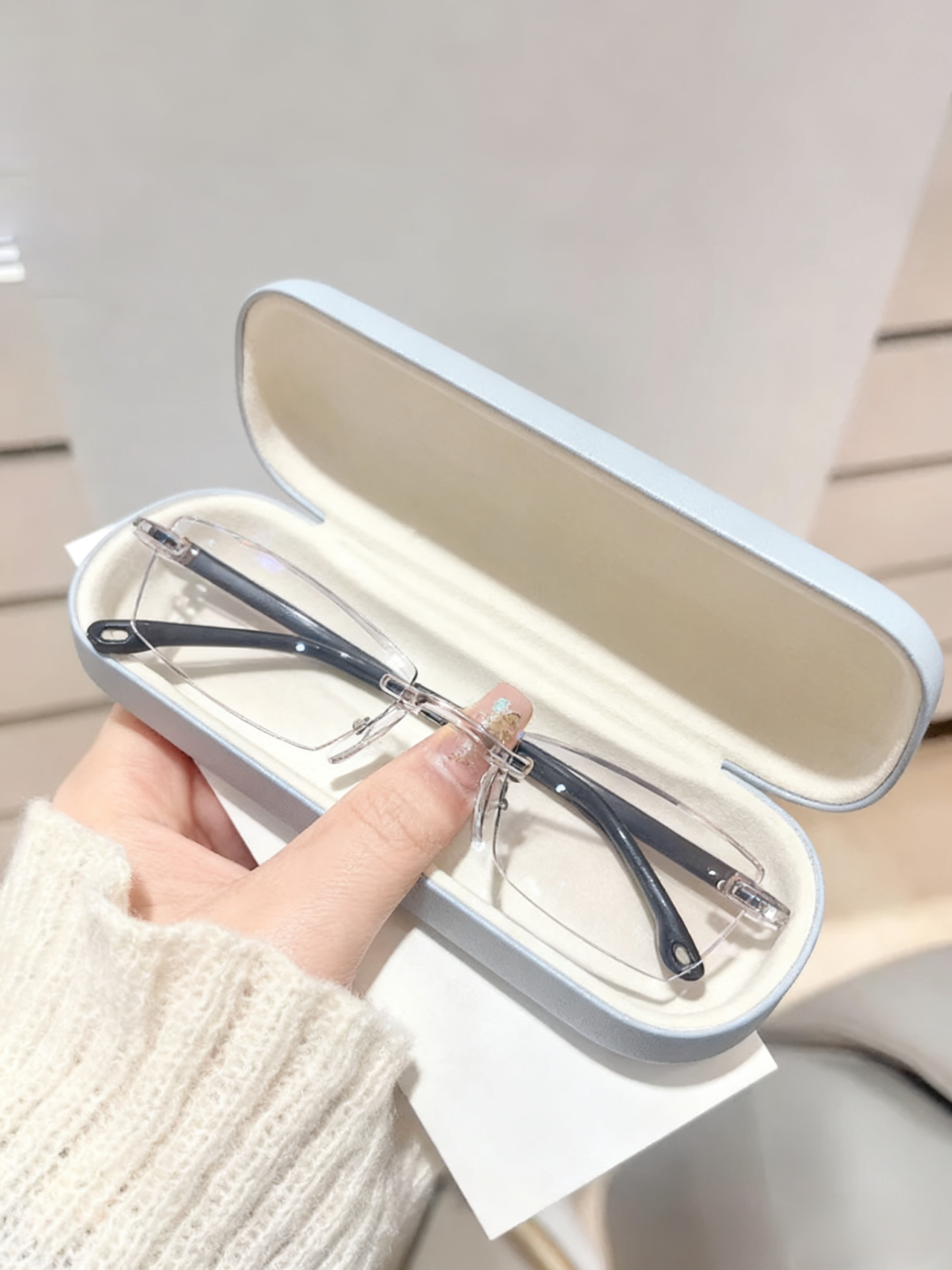 Kékszűrős bifokális szemüveg