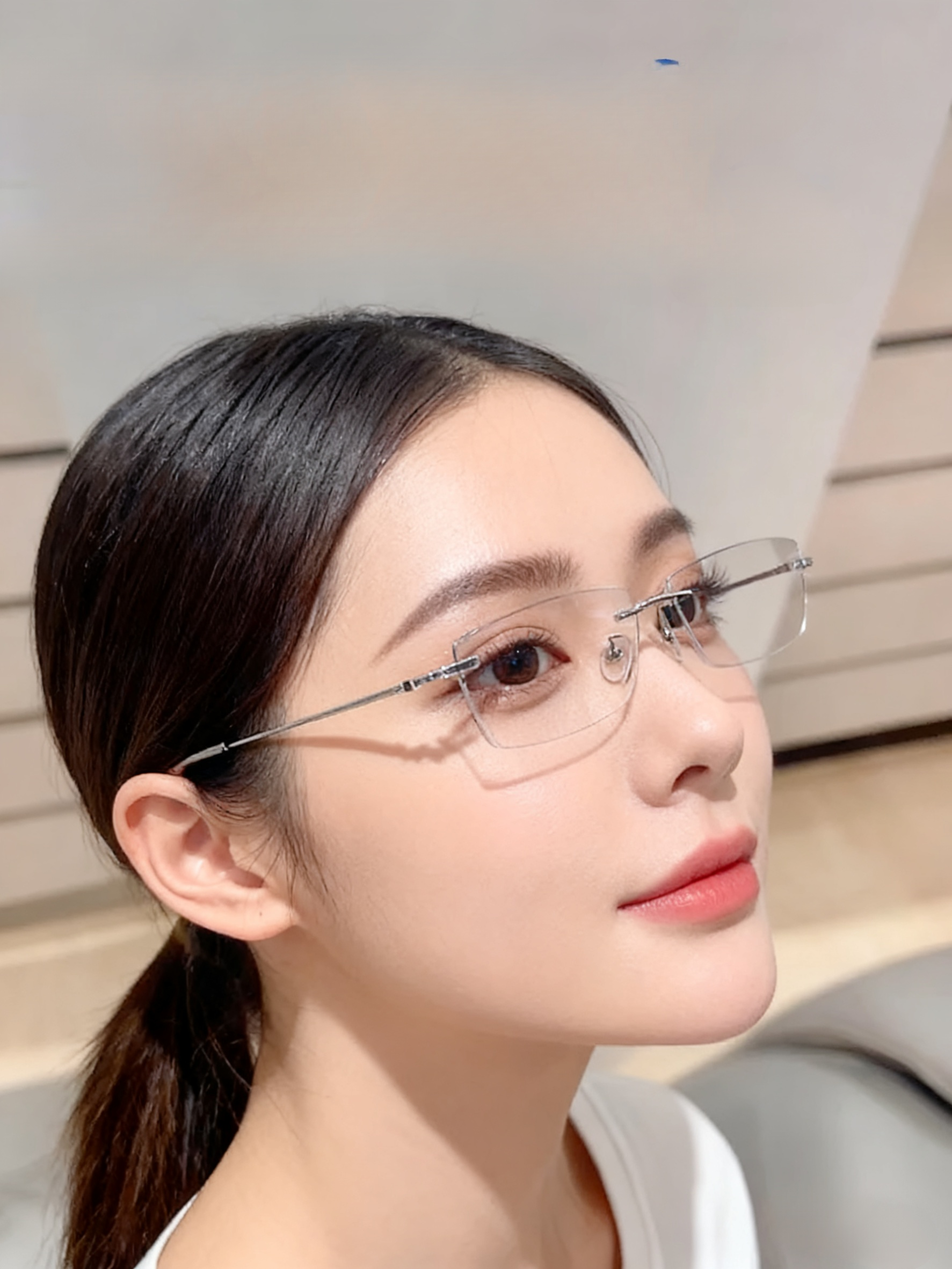 Gyémántcsiszolású Prémium Olvasószemüveg - Fényre Sötétedő Lencsék és Kékfény-szűrő Védelem (Keret Nélküli)