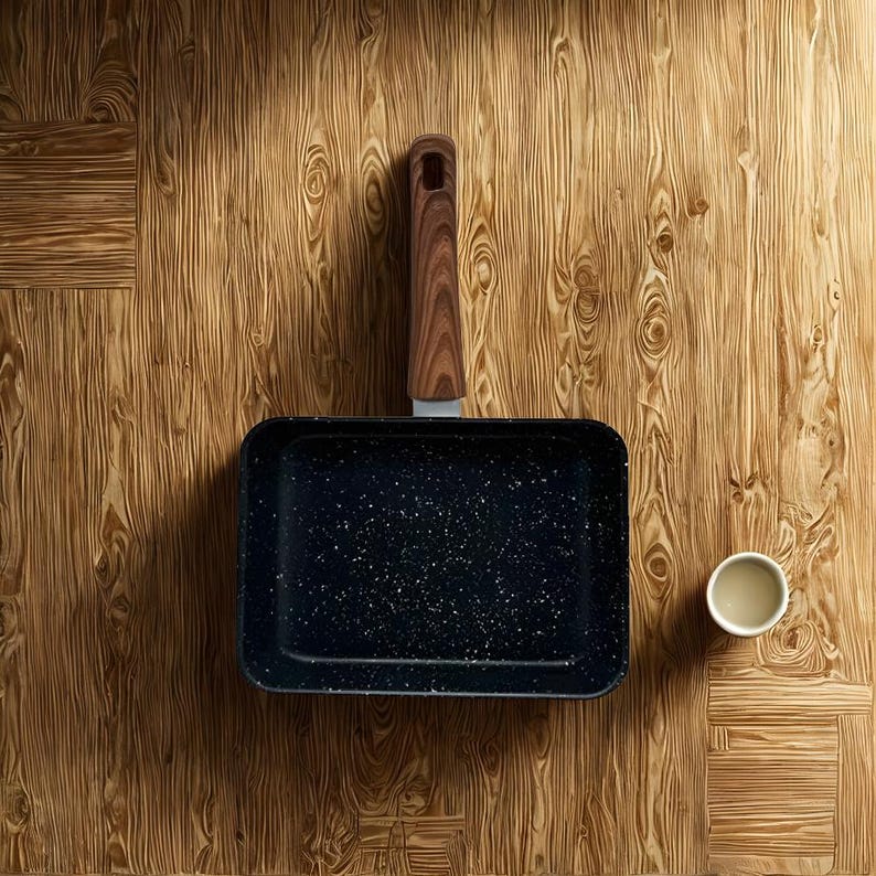 Japanese Omelet Pan – Rectangular Non‑Stick Tamagoyaki Pan with Detachable Wooden Handle