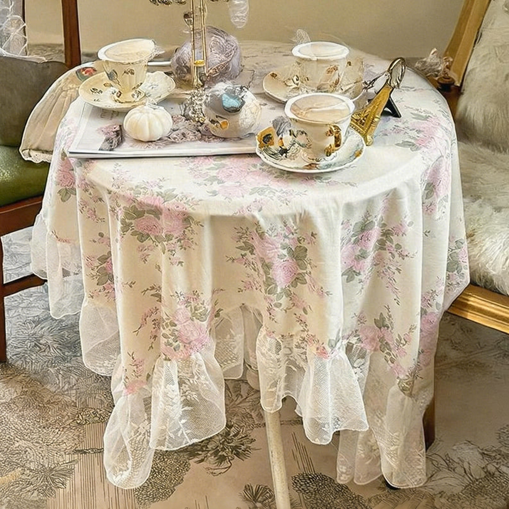 Nappe en dentelle florale campagnarde imprimé roses