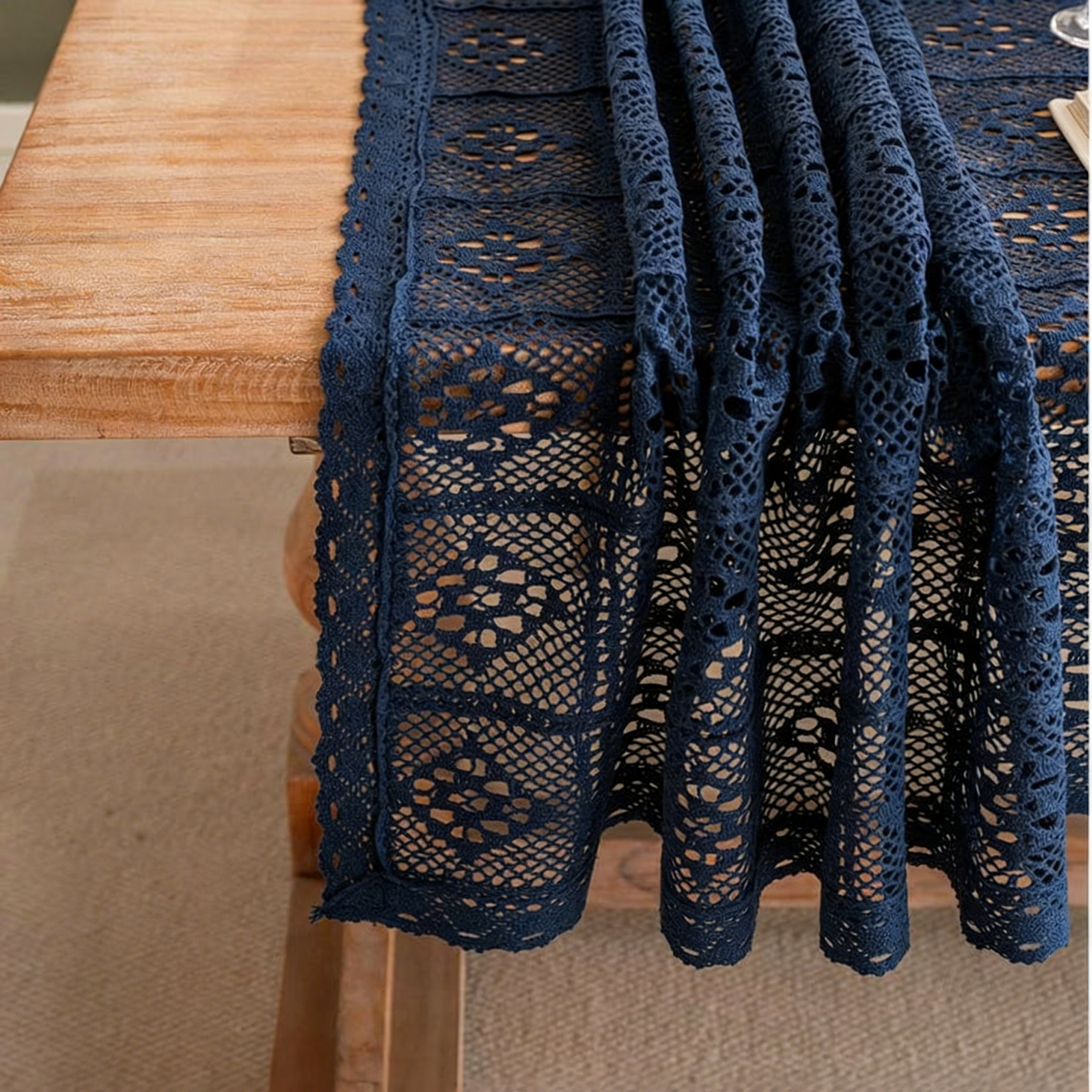 Nappe en dentelle vintage beige crochet avec glands