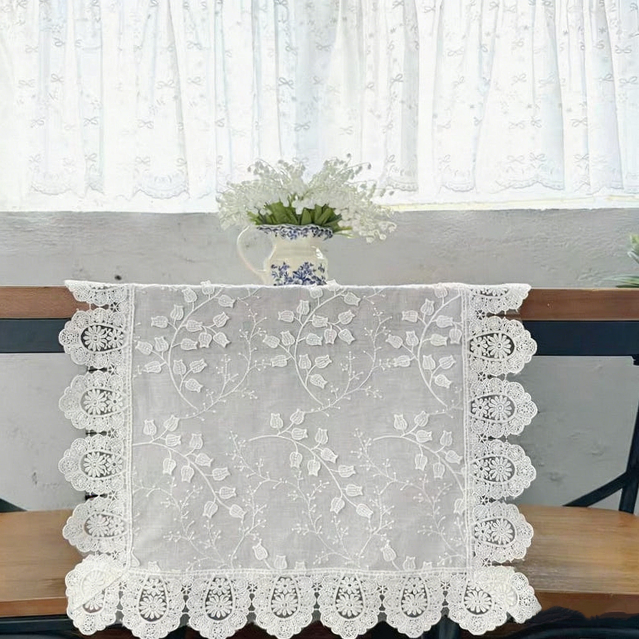 Chemin de table en dentelle coton blanc floral pour déco de ferme