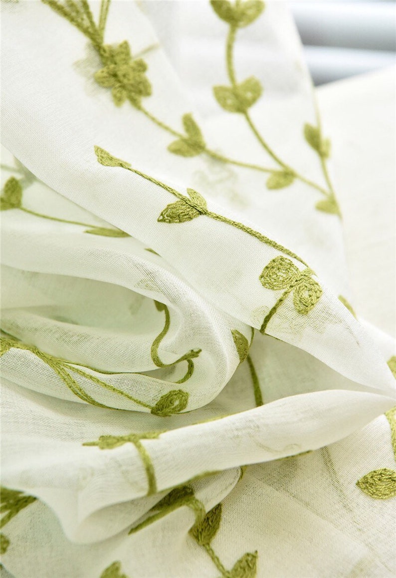 Rideaux en dentelle branches vert ivoire florales