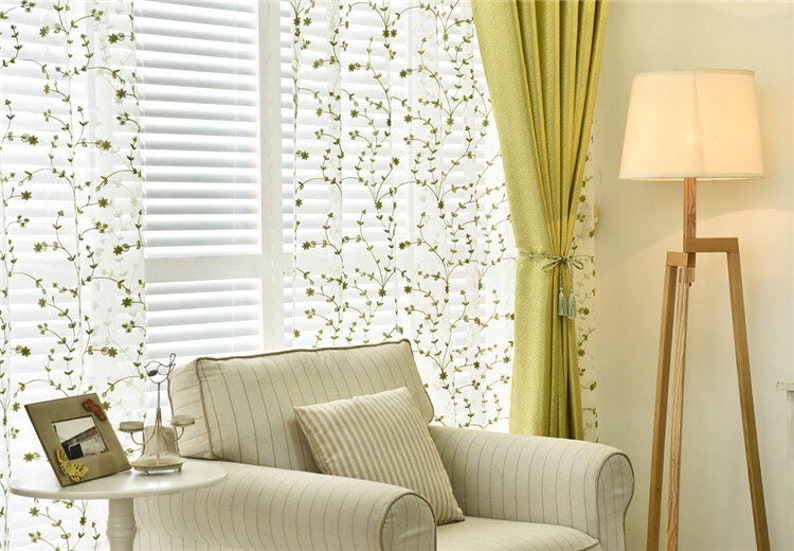 Rideaux en dentelle branches vert ivoire florales