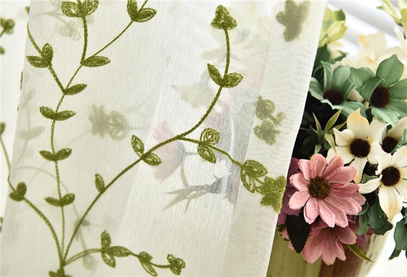 Rideaux en dentelle branches vert ivoire florales