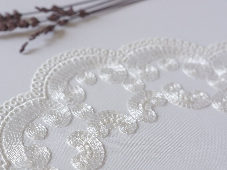 Sets de table en dentelle ovale ivoire clair vintage 24x28 cm