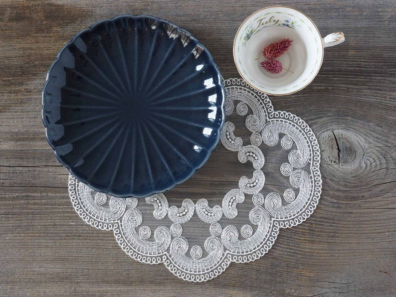 Sets de table en dentelle ovale ivoire clair vintage 24x28 cm