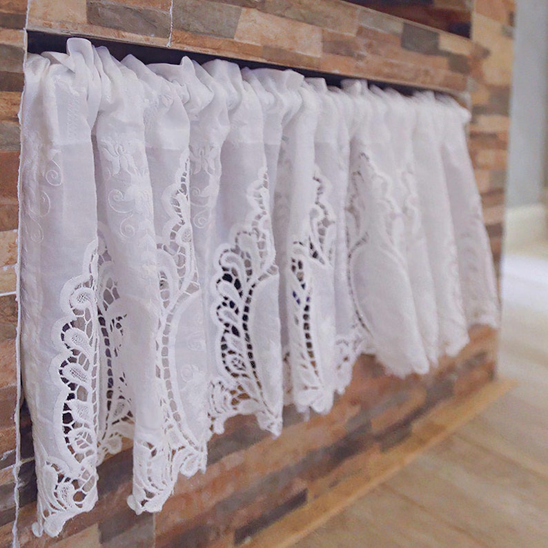 Rideau café en dentelle brodé blanc court cuisine semi-transparent