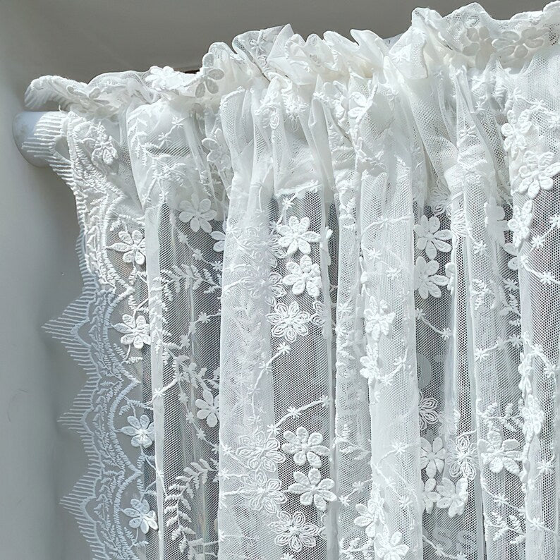 Rideau café en dentelle coton brodé blanc floral campagne 3D