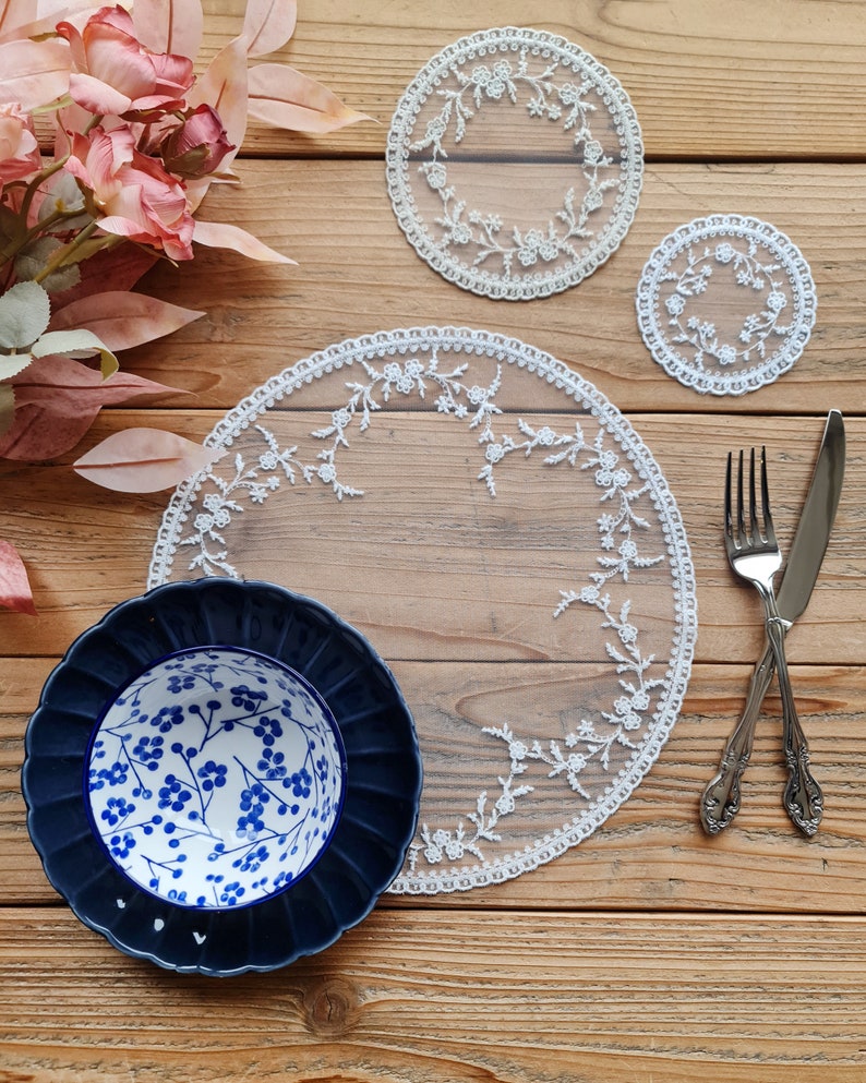 Sets de table en dentelle rond vintage blanc beige mariage